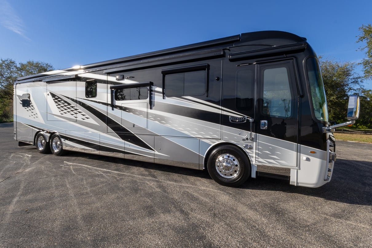 2023 Entegra Anthem 44W gallery image-2