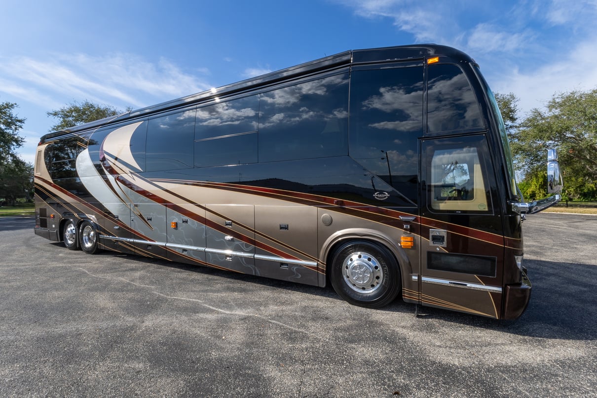 2008 Prevost Marathon H3 45 gallery image-2