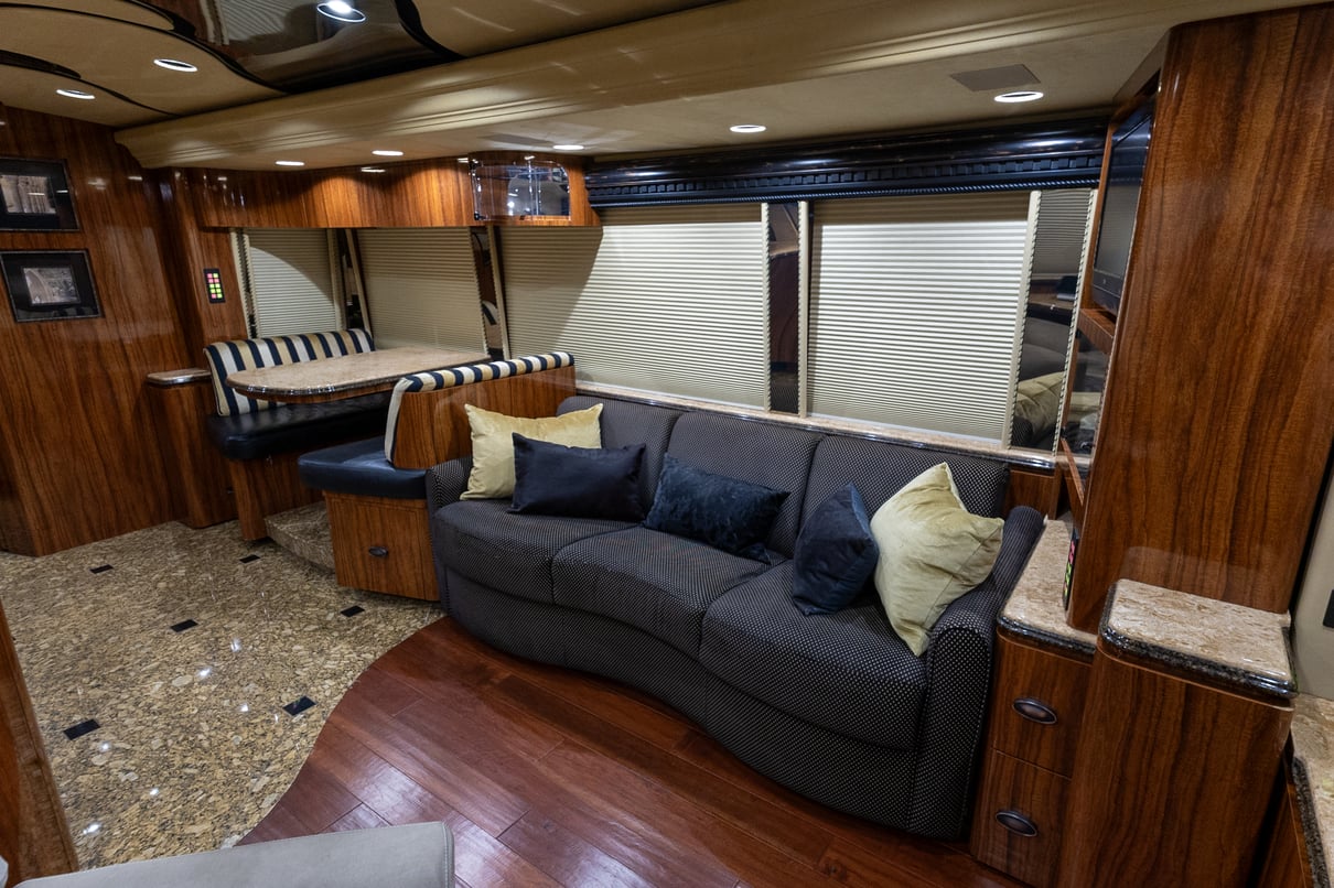 2008 Prevost Marathon H3 45 gallery image-15