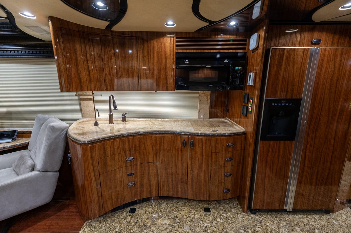 2008 Prevost Marathon H3 45 gallery image-19