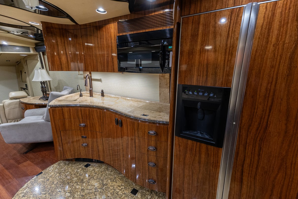 2008 Prevost Marathon H3 45 gallery image-20