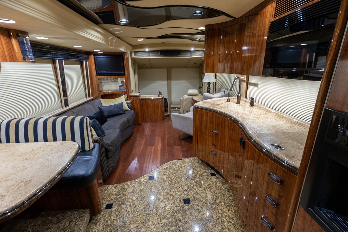 2008 Prevost Marathon H3 45 gallery image-21