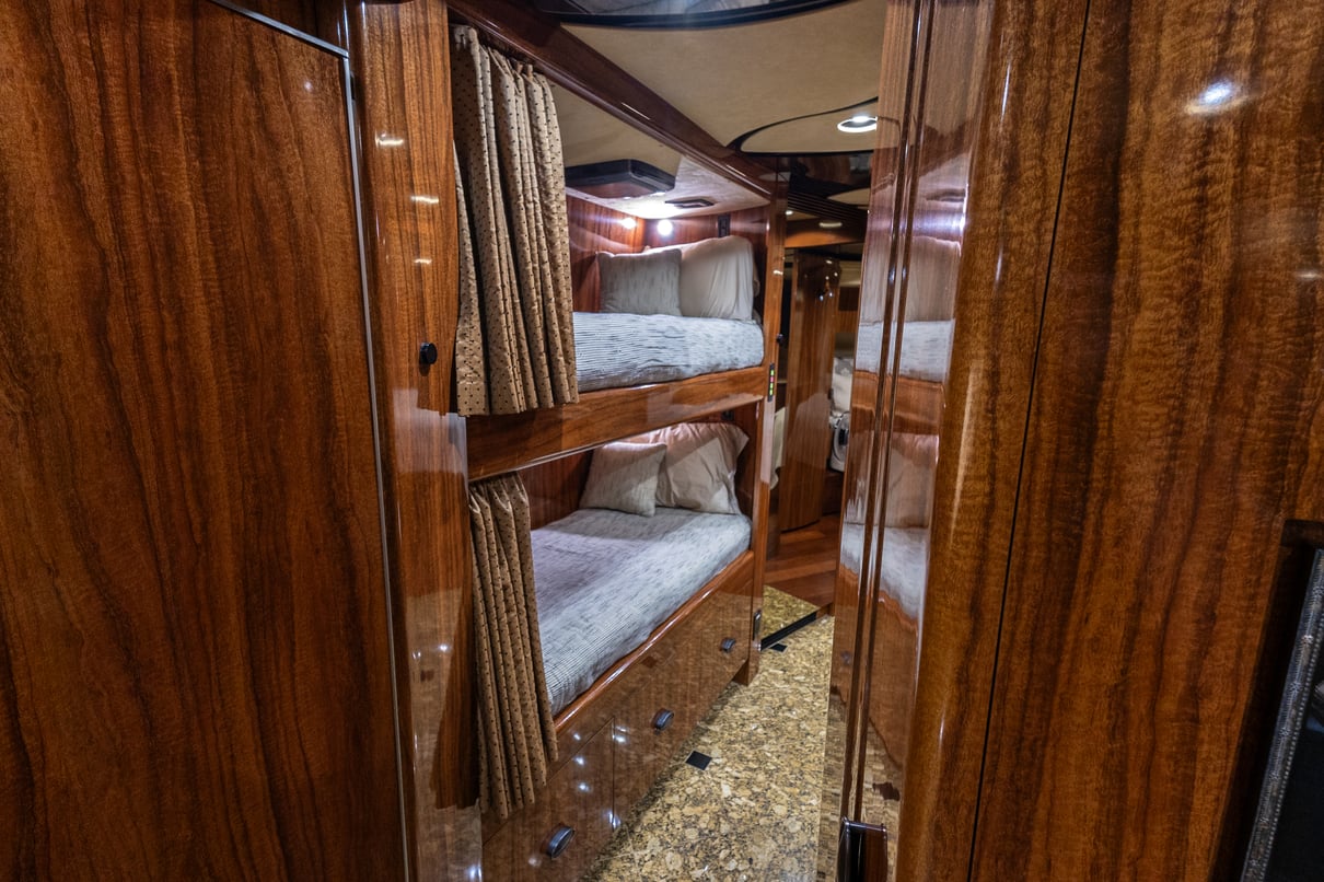 2008 Prevost Marathon H3 45 gallery image-22