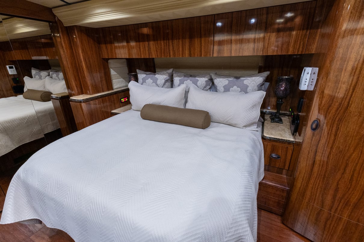 2008 Prevost Marathon H3 45 gallery image-26