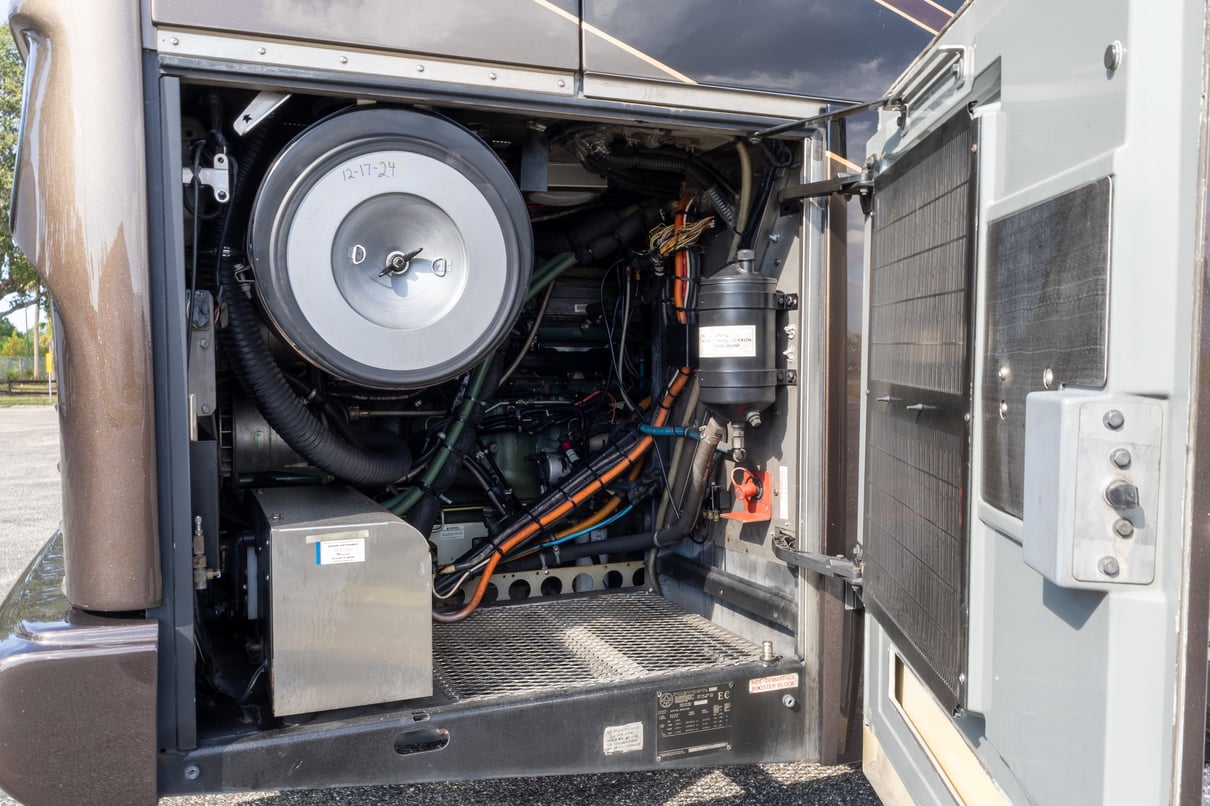 2008 Prevost Marathon H3 45 gallery image-33