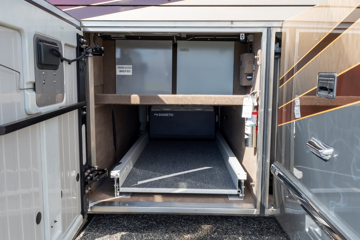 2008 Prevost Marathon H3 45 gallery image-40