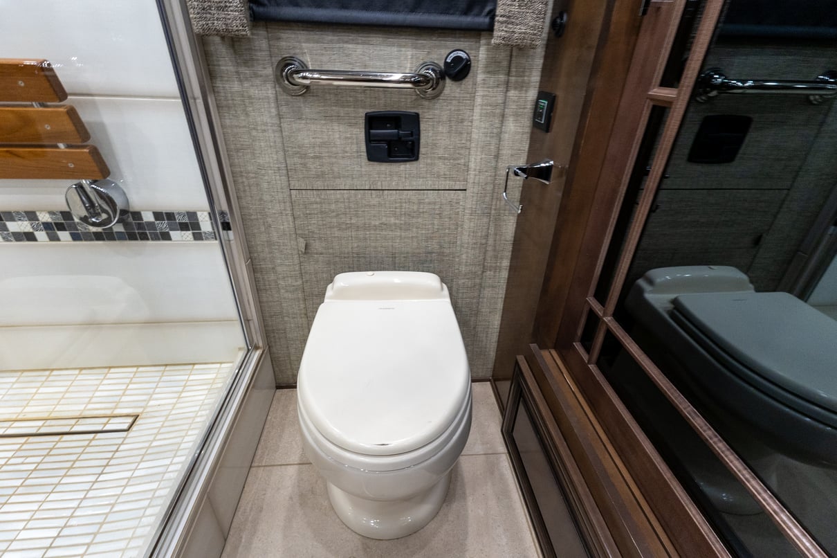 2020 Newmar Mountain Aire 4553 gallery image-30