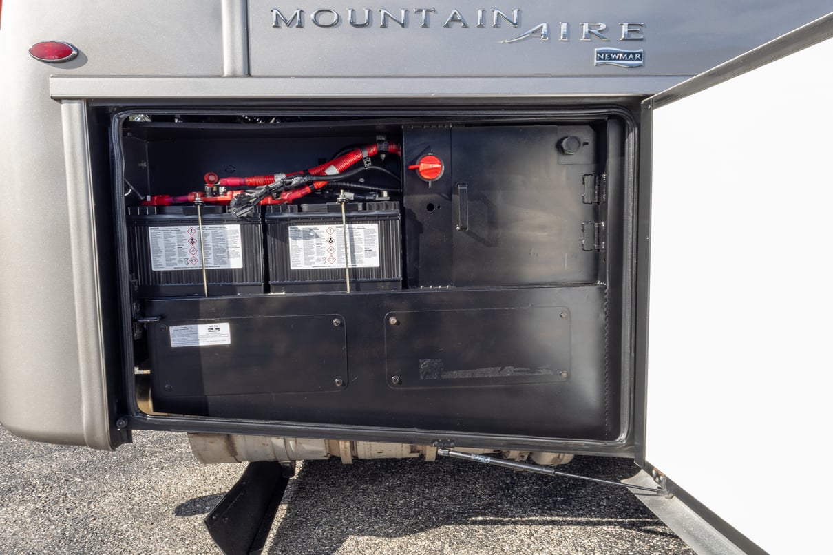 2020 Newmar Mountain Aire 4553 gallery image-34