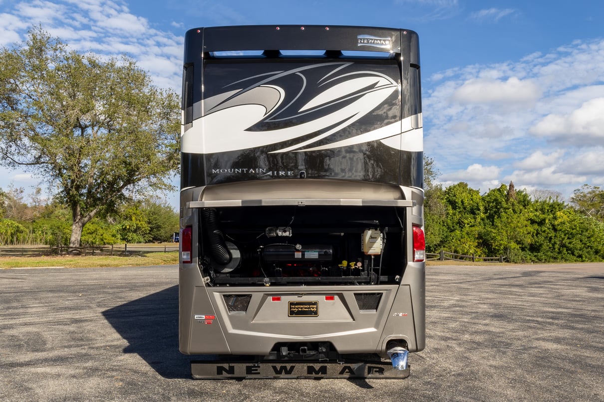 2020 Newmar Mountain Aire 4553 gallery image-49