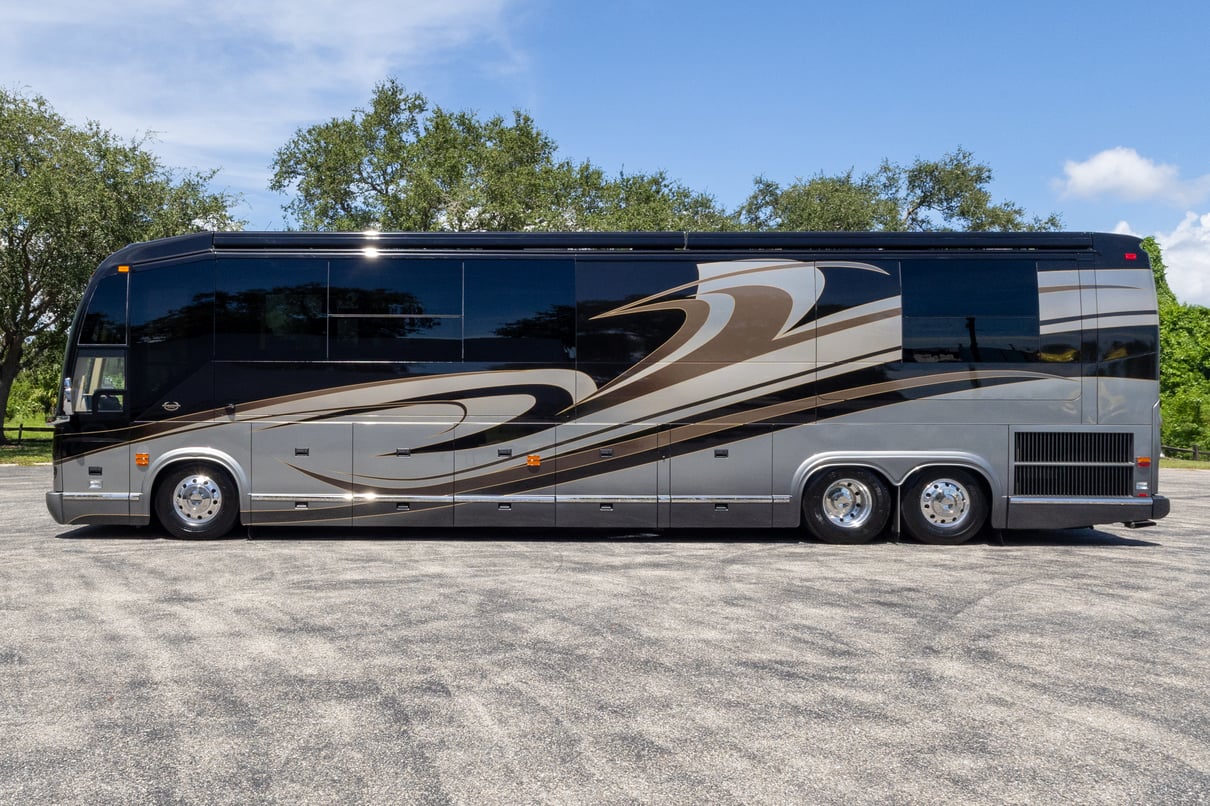 2008 Prevost Marathon H3 45 gallery image-9
