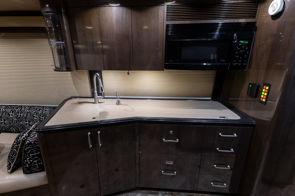 2008 Prevost Marathon H3 45 gallery image-19