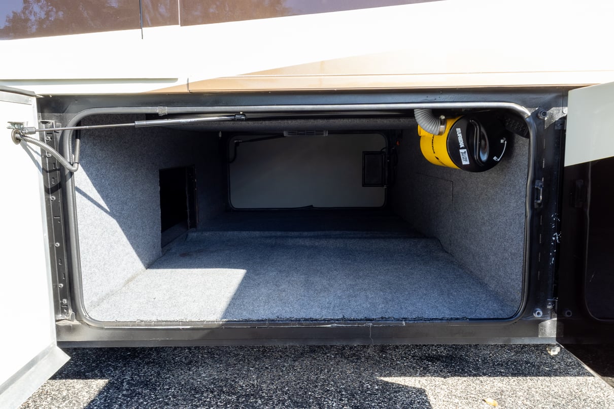 2008 Beaver Contessa 42M gallery image-42