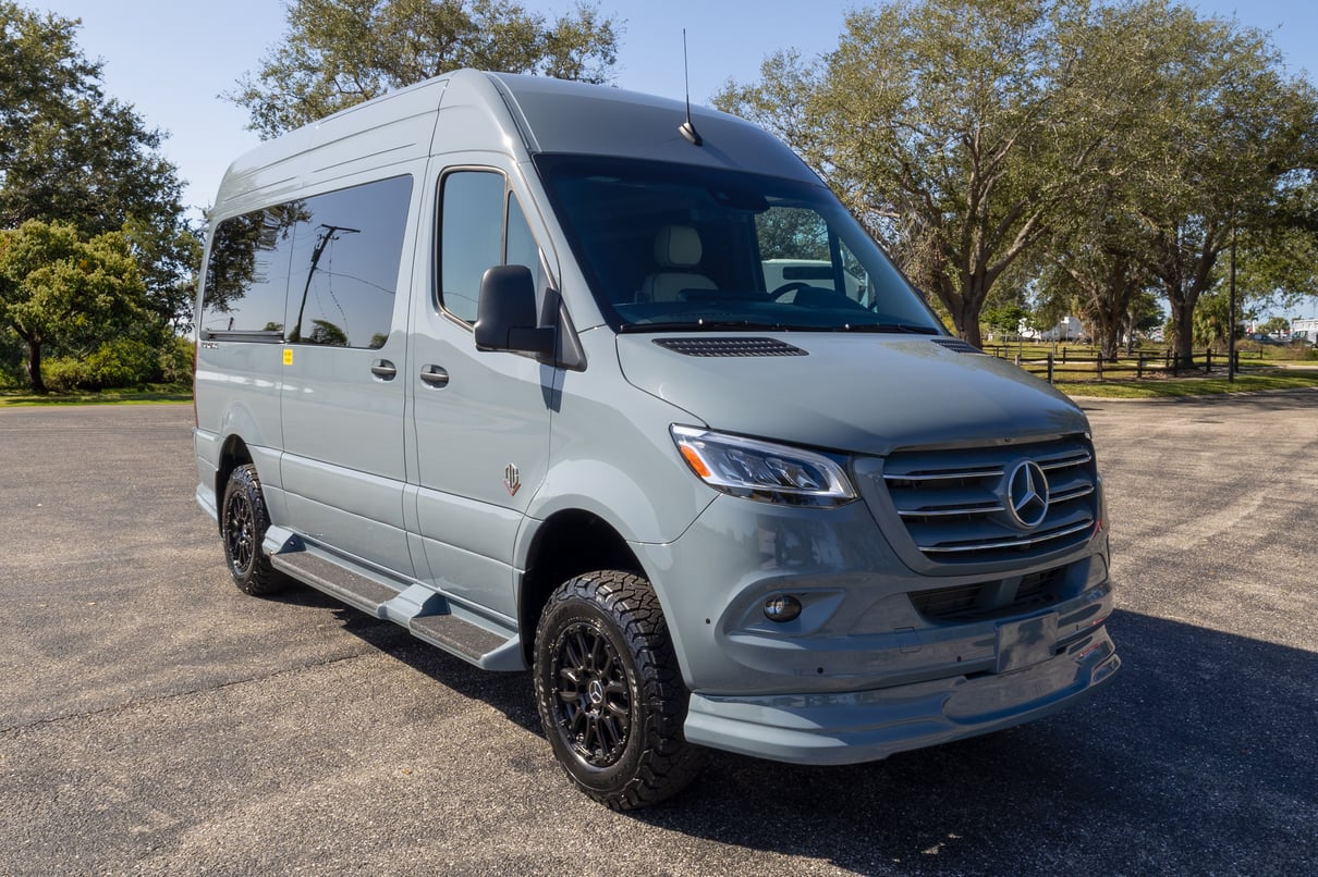 2026 OGV Luxury Coach gallery image-1