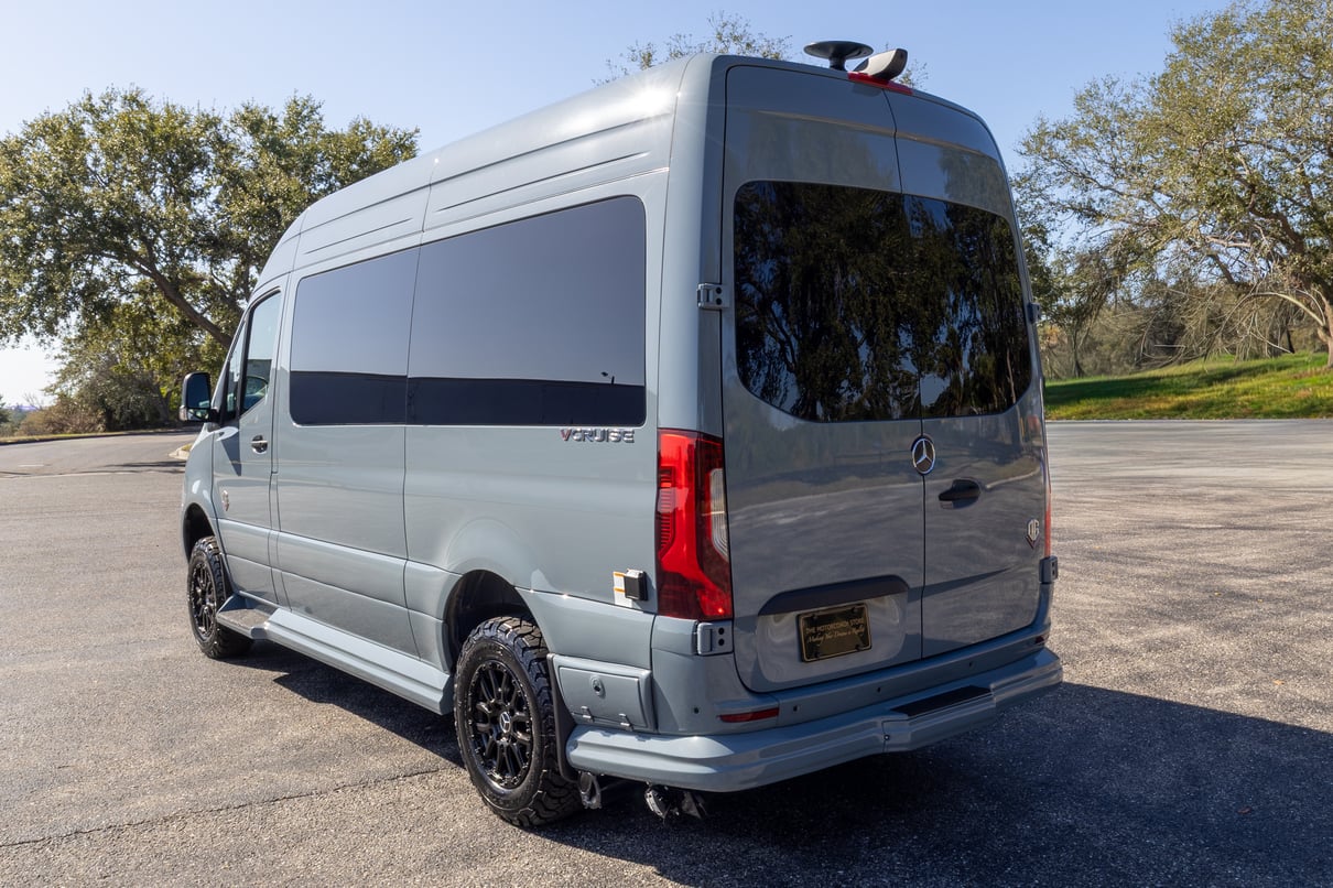 2026 OGV Luxury Coach gallery image-8