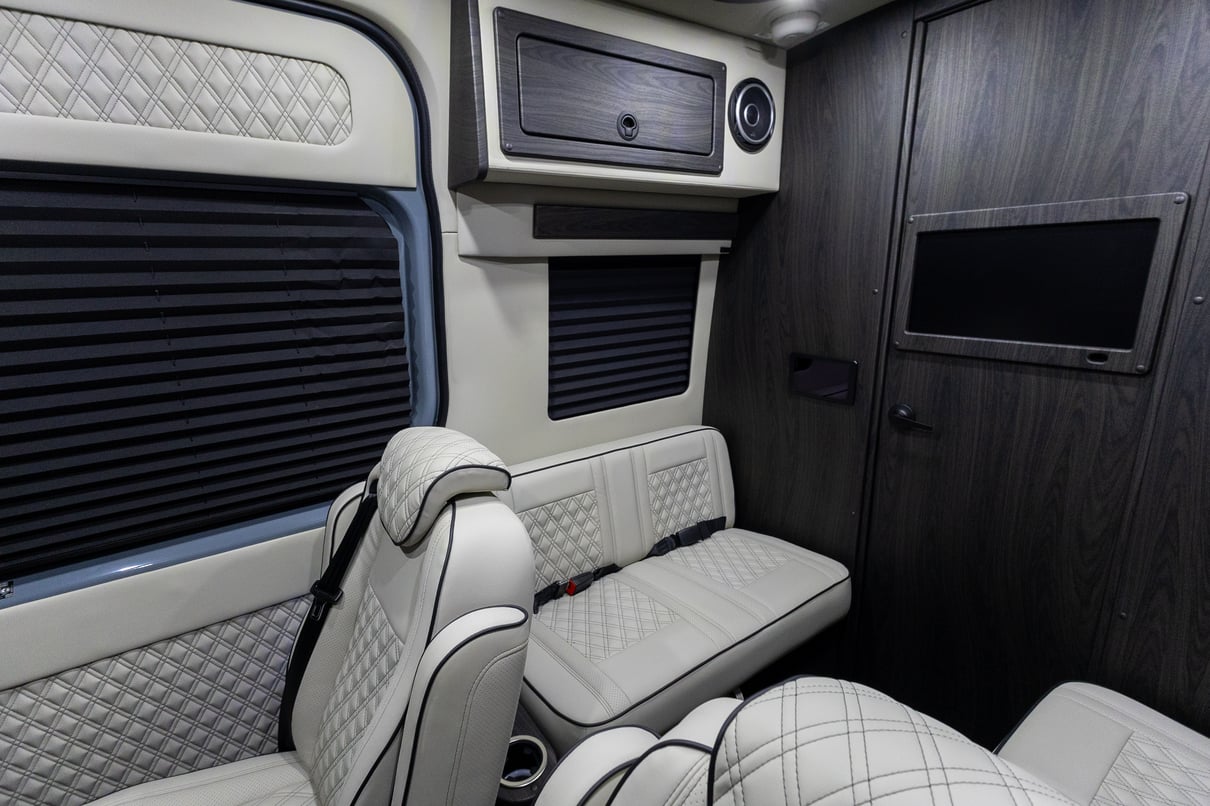 2026 OGV Luxury Coach gallery image-18
