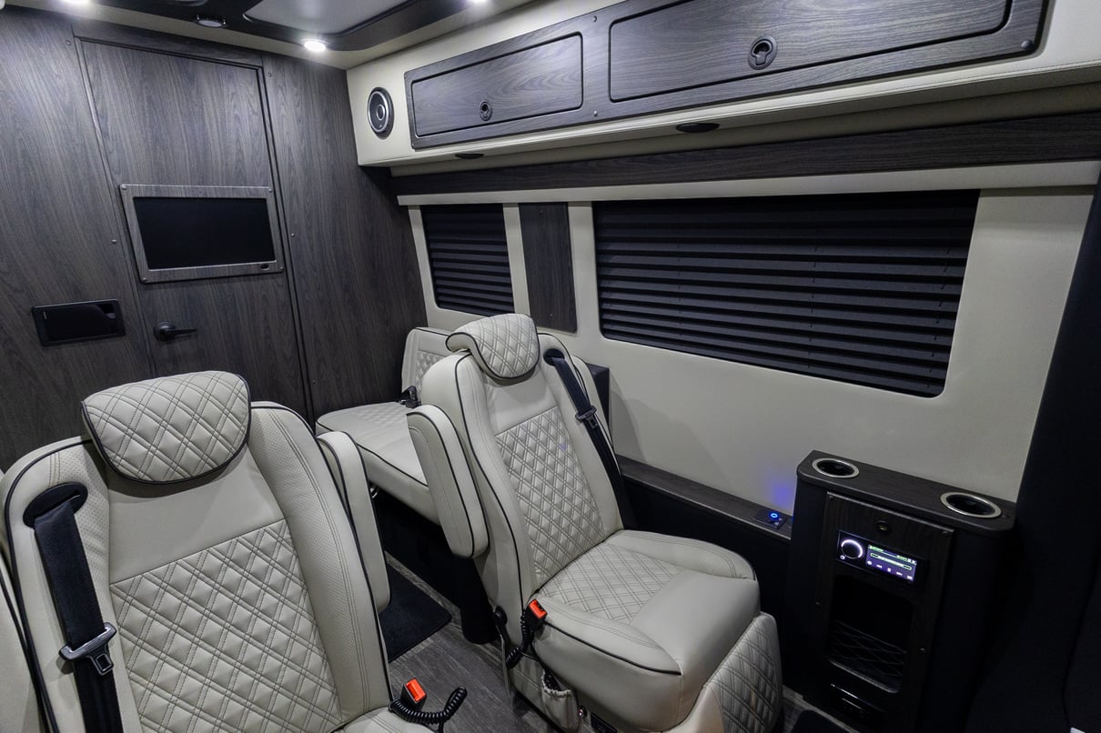 2026 OGV Luxury Coach gallery image-19