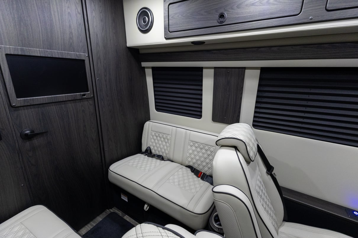2026 OGV Luxury Coach gallery image-20