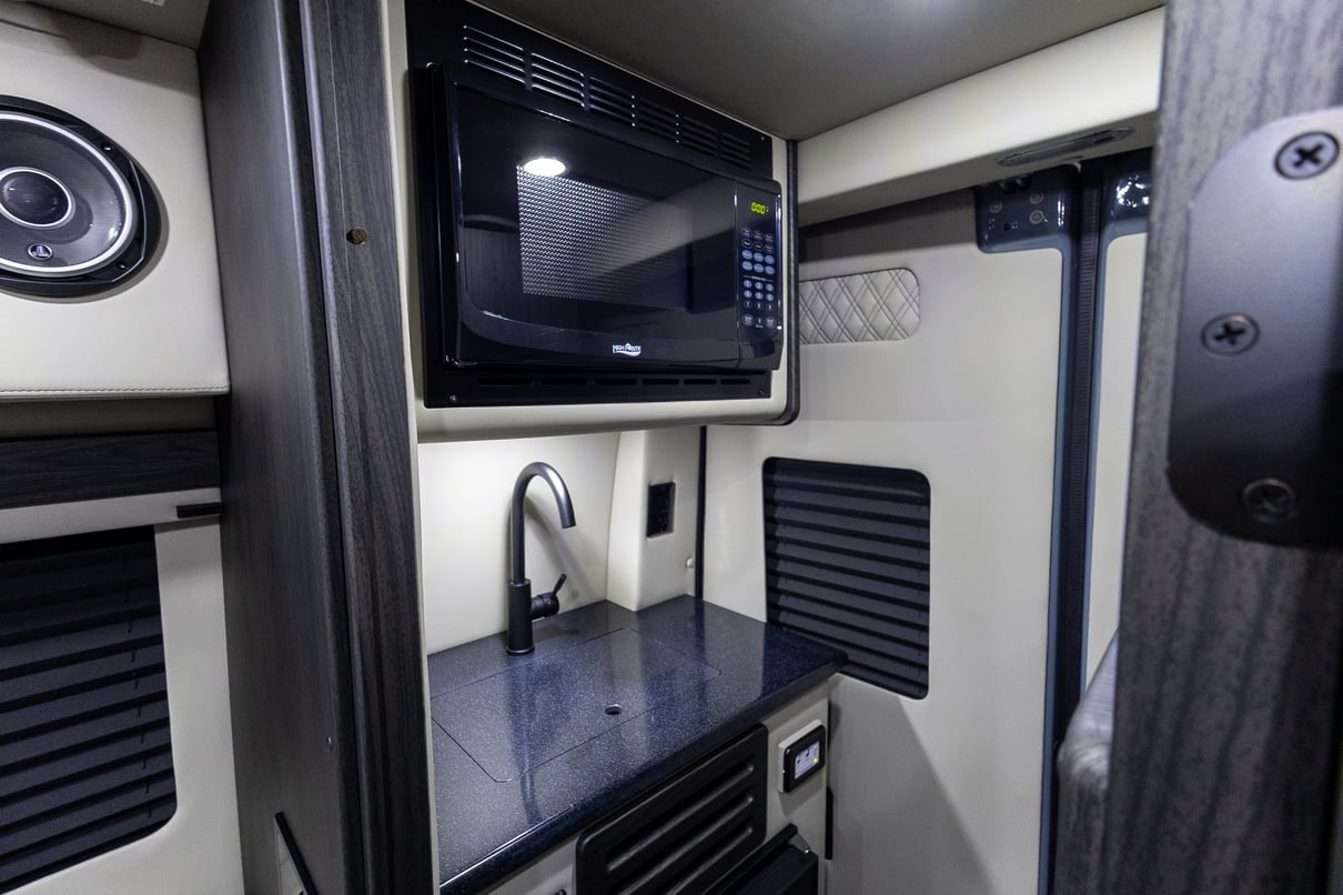 2026 OGV Luxury Coach gallery image-23