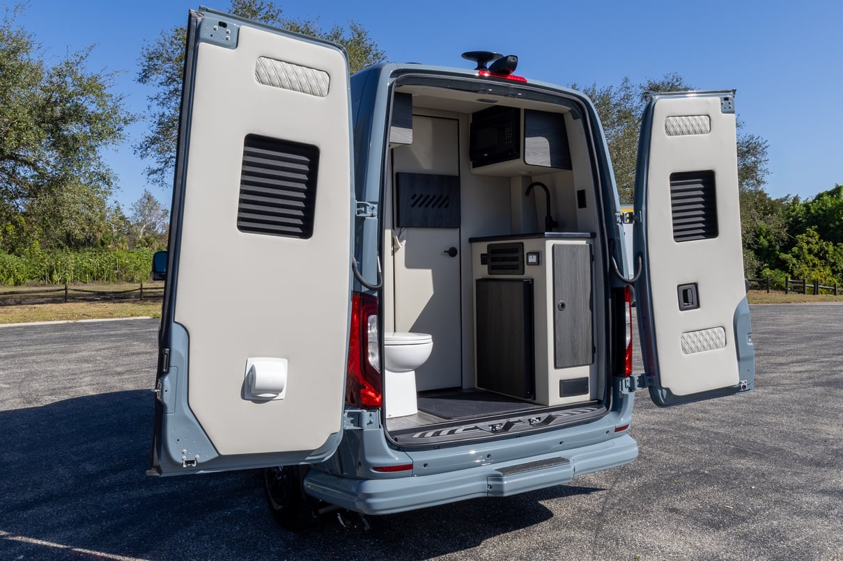 2026 OGV Luxury Coach gallery image-25