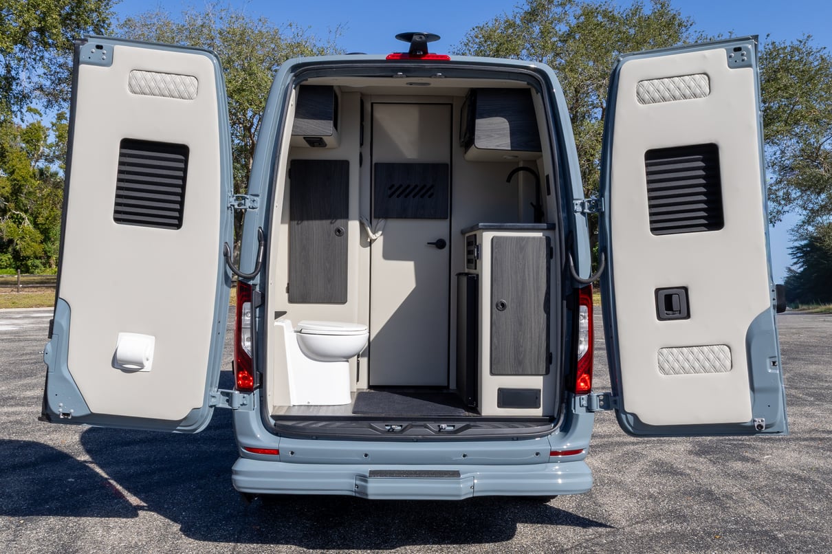 2026 OGV Luxury Coach gallery image-26