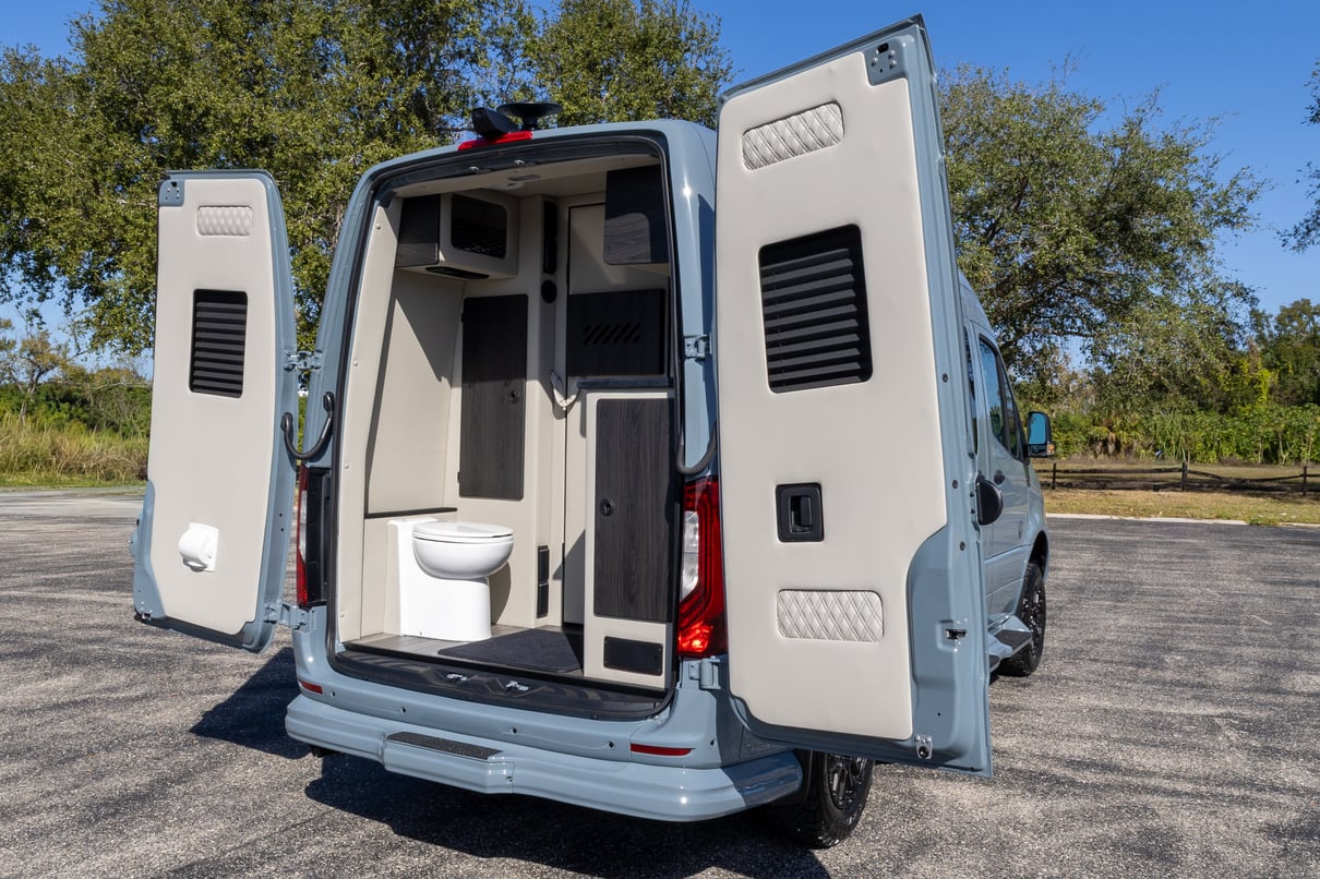 2026 OGV Luxury Coach gallery image-27