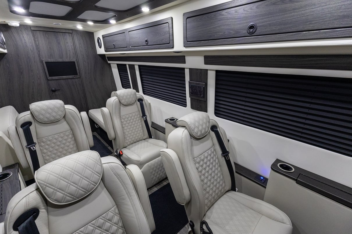 2026 OGV Luxury Coach gallery image-18