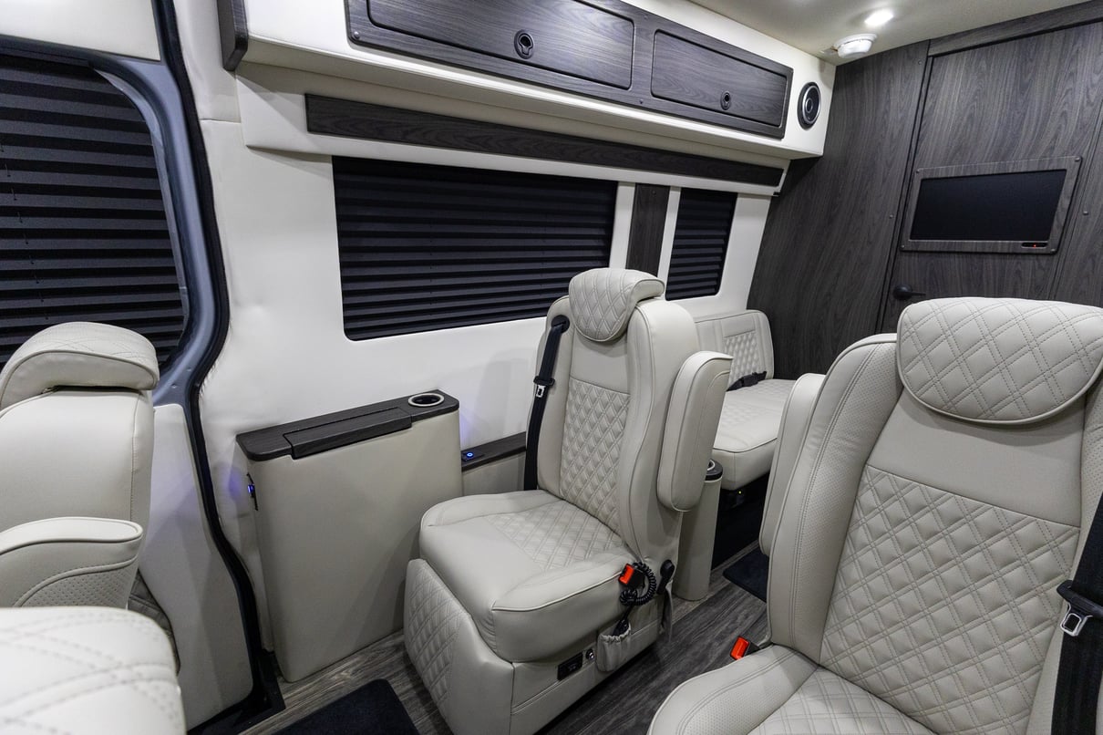 2026 OGV Luxury Coach gallery image-22