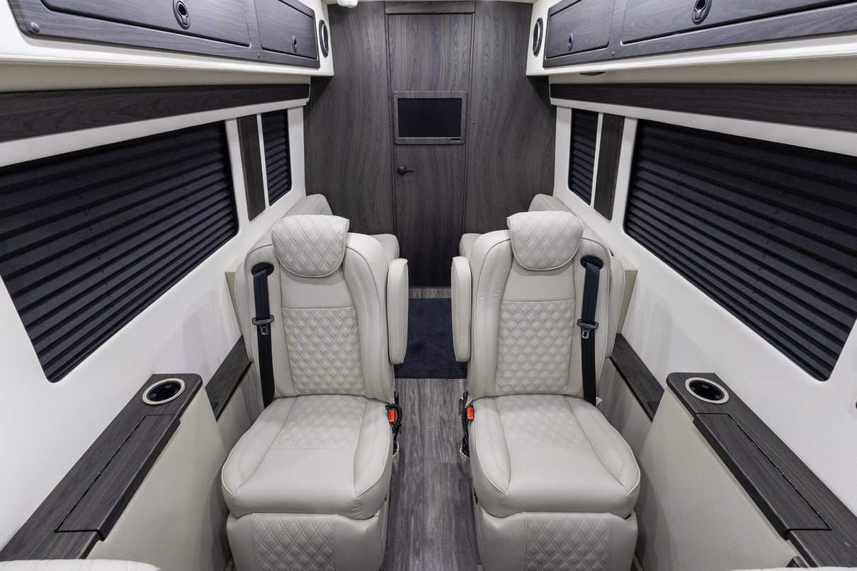 2026 OGV Luxury Coach gallery image-24