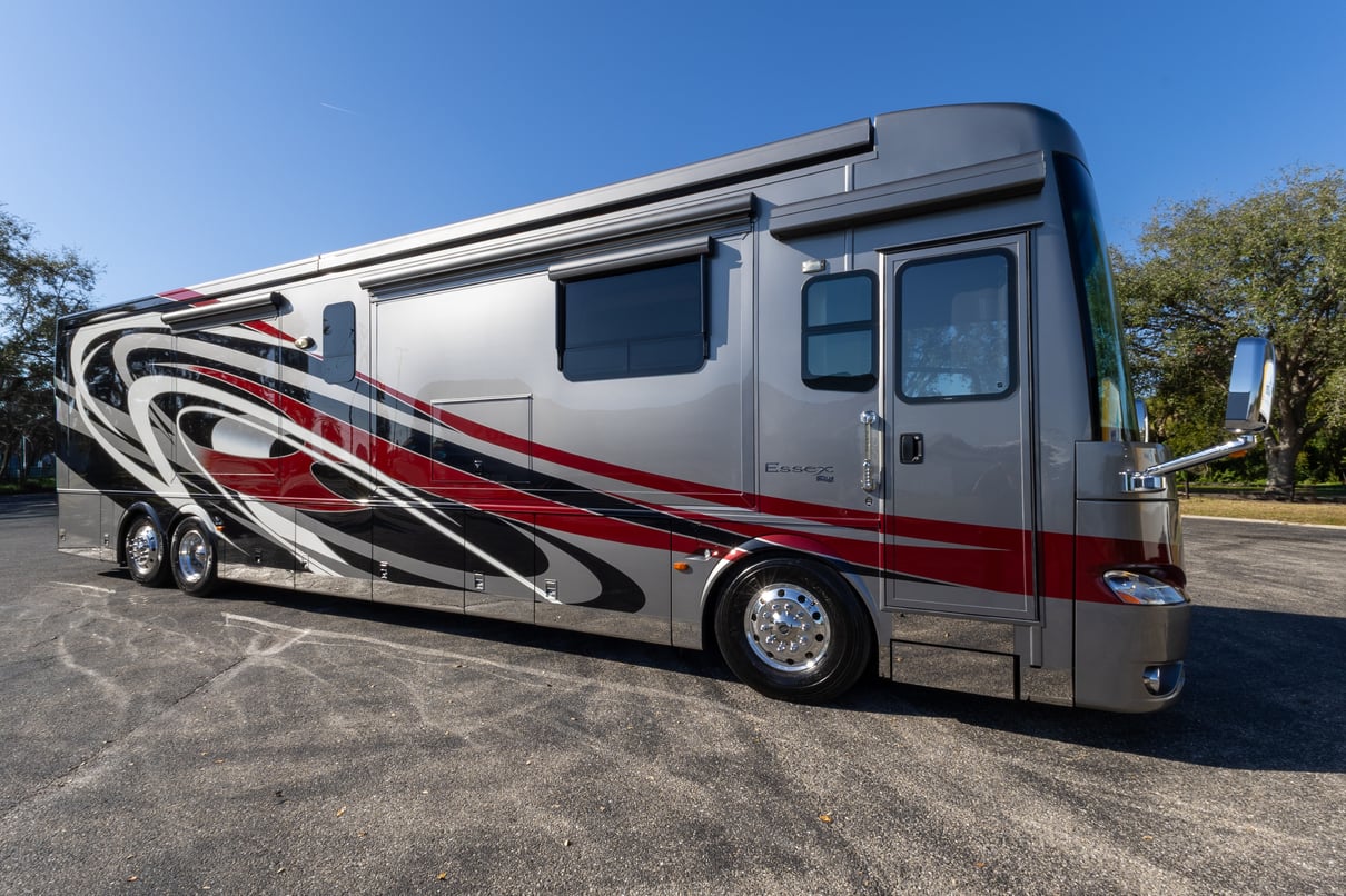 2015 Newmar Essex 4553 gallery image-2