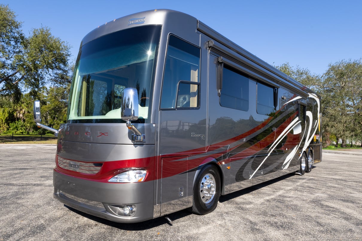 2015 Newmar Essex 4553 gallery image-11