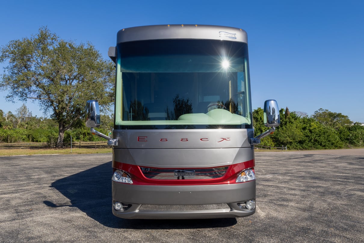 2015 Newmar Essex 4553 gallery image-12