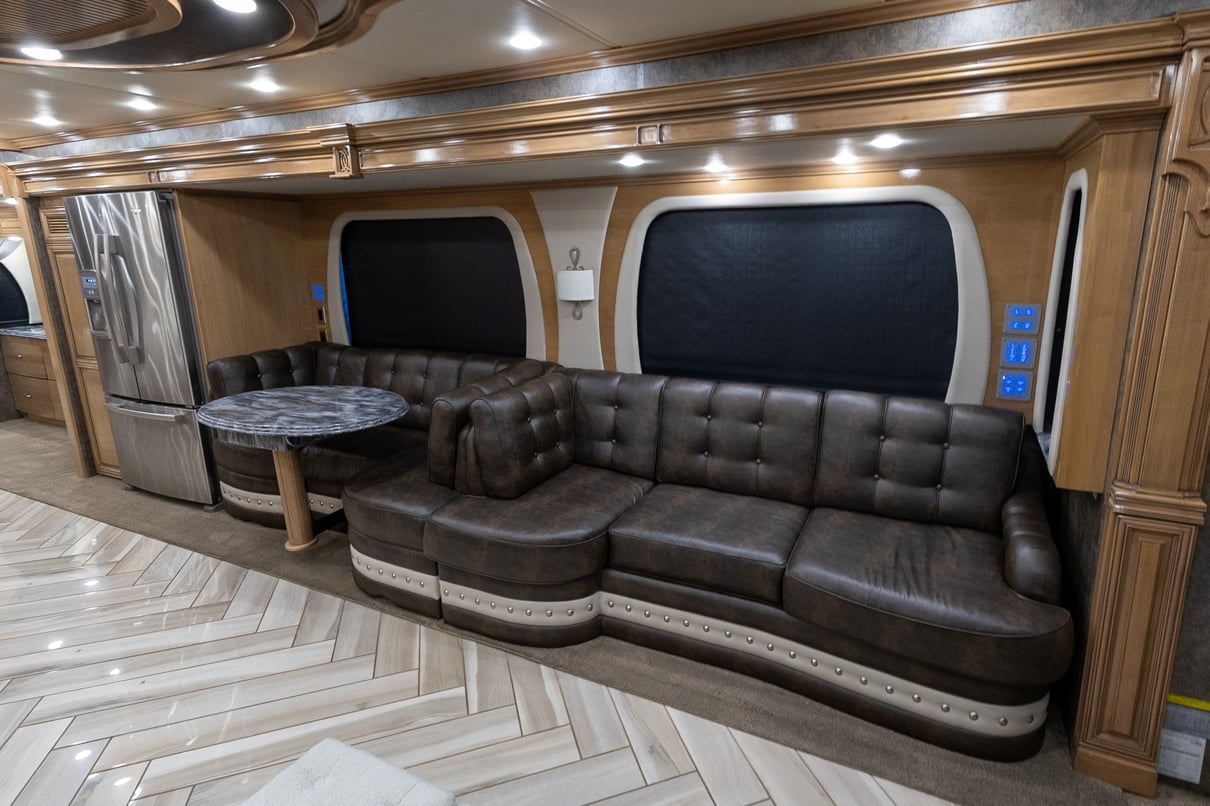 2015 Newmar Essex 4553 gallery image-15