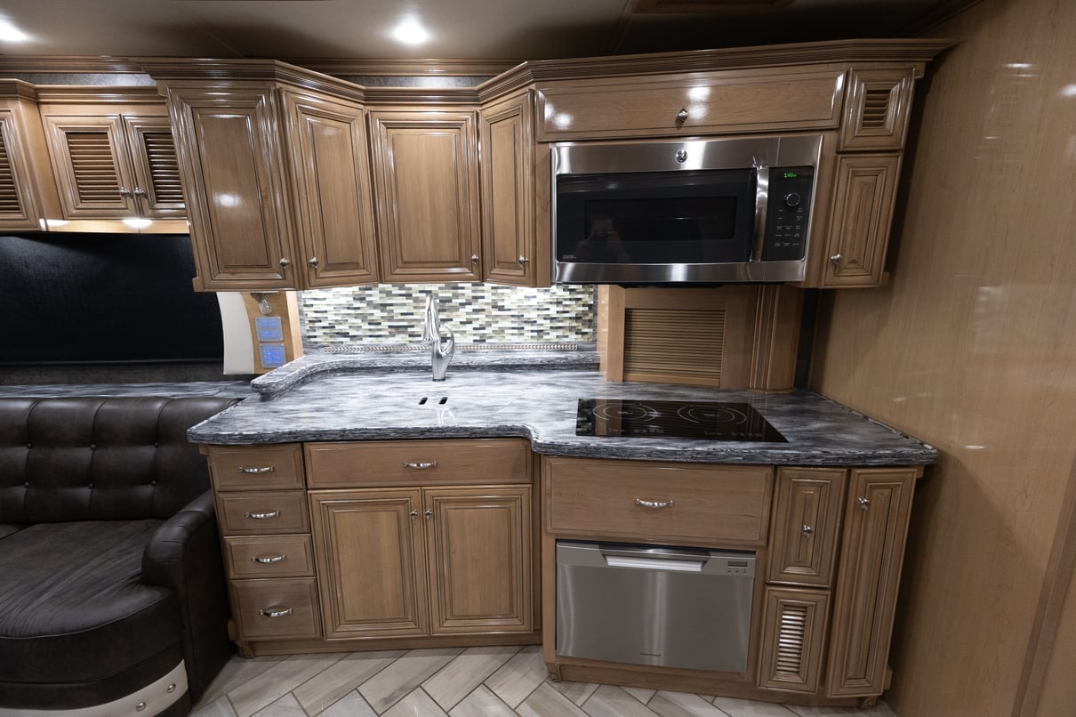 2015 Newmar Essex 4553 gallery image-19