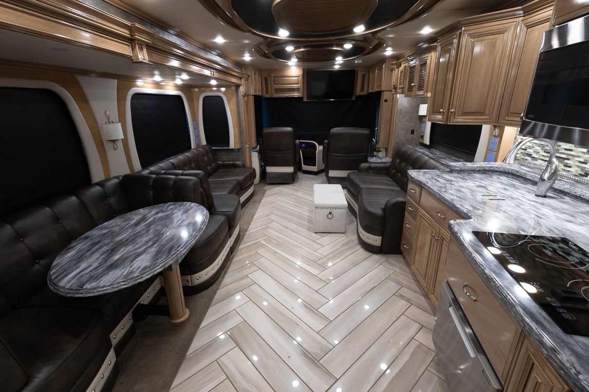 2015 Newmar Essex 4553 gallery image-21