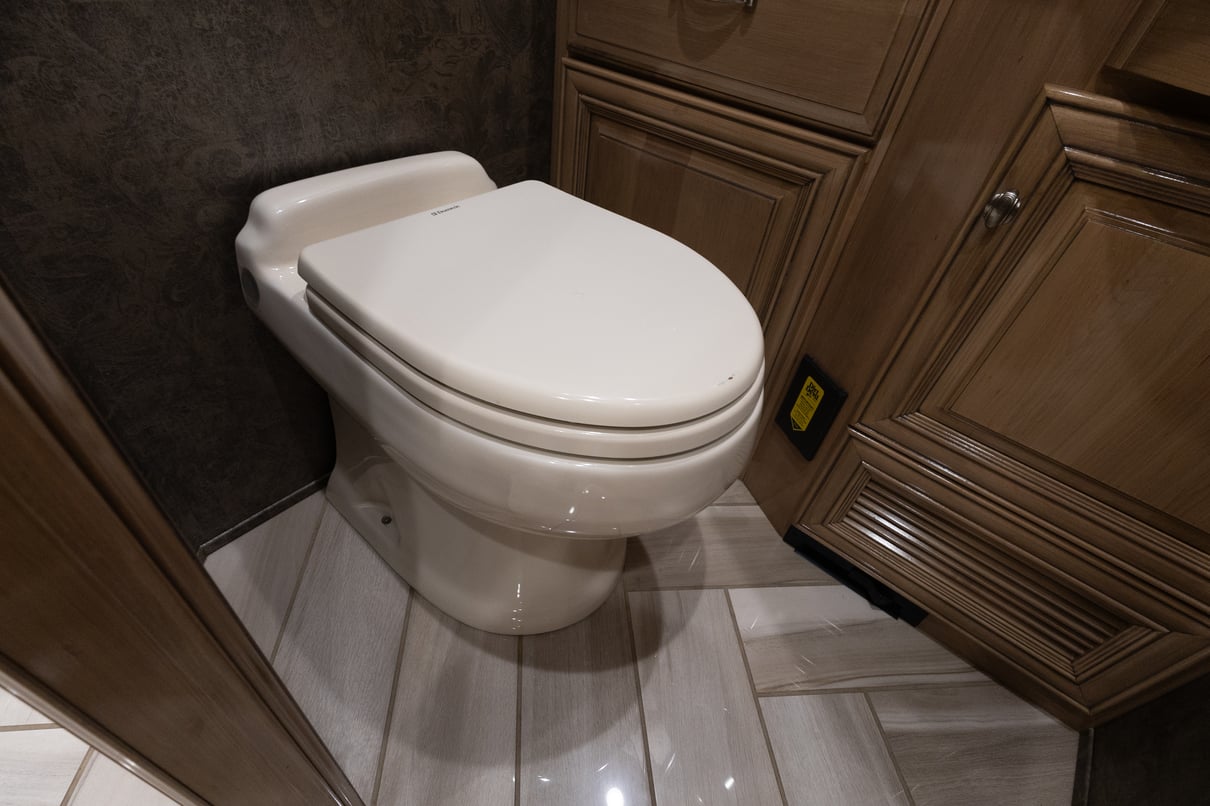 2015 Newmar Essex 4553 gallery image-23