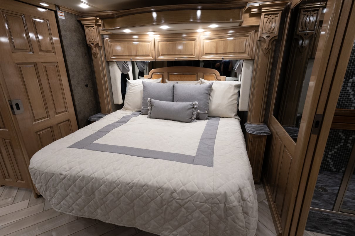 2015 Newmar Essex 4553 gallery image-26