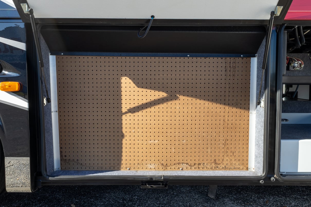 2015 Newmar Essex 4553 gallery image-35