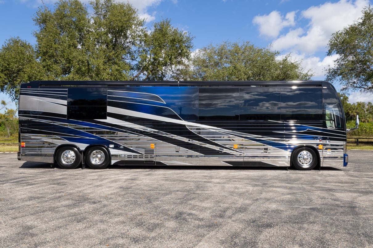 2025 Prevost Epic X3 45 gallery image-3