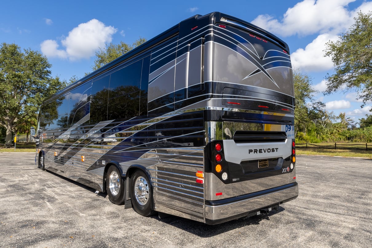 2025 Prevost Epic X3 45 gallery image-7