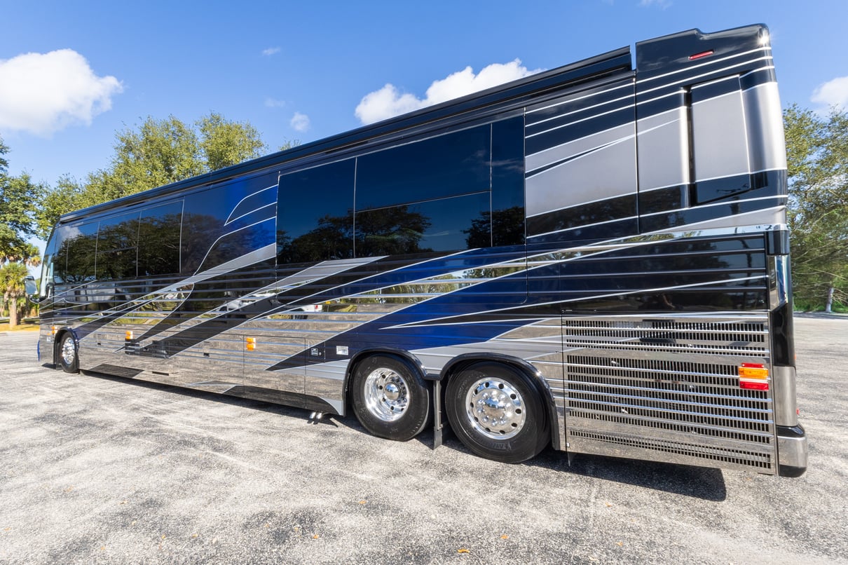 2025 Prevost Epic X3 45 gallery image-8