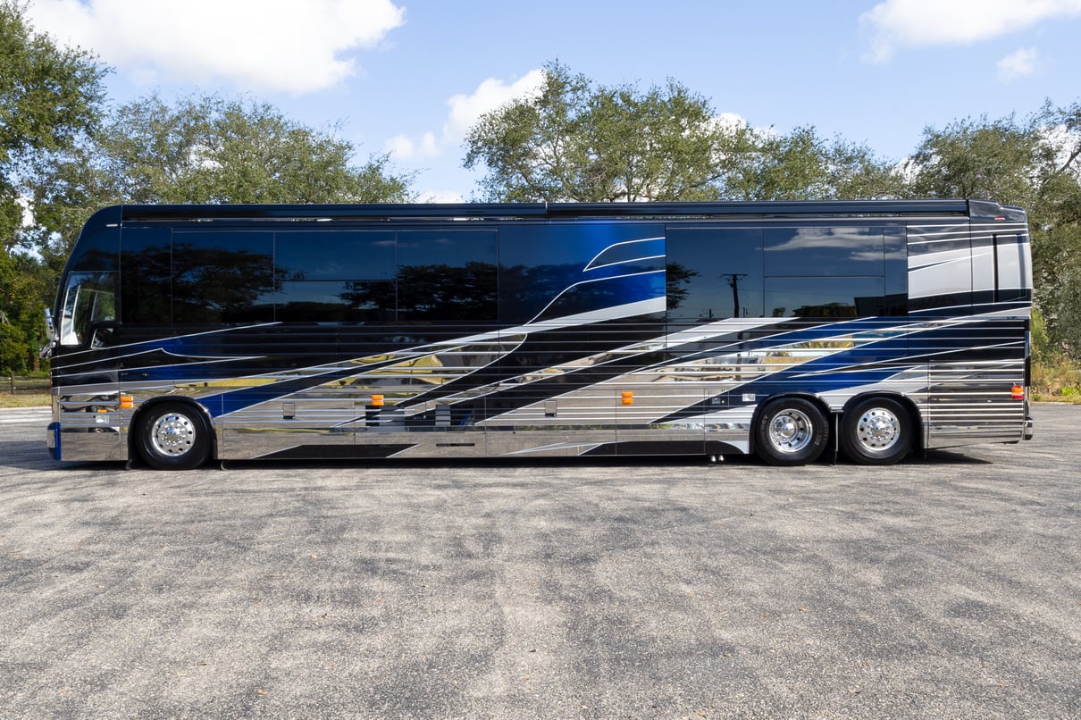 2025 Prevost Epic X3 45 gallery image-9