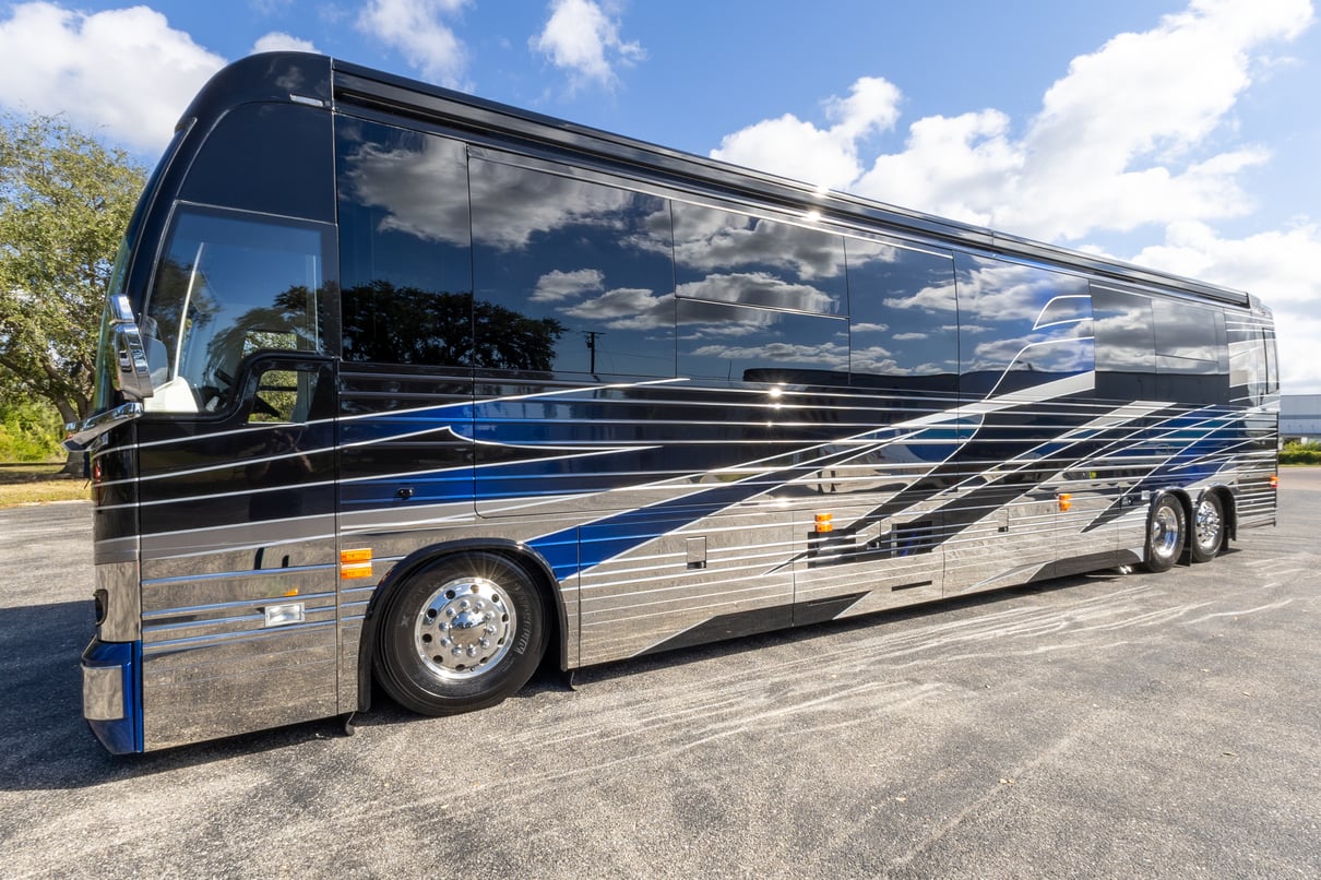 2025 Prevost Epic X3 45 gallery image-10