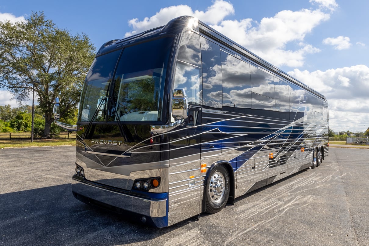 2025 Prevost Epic X3 45 gallery image-11