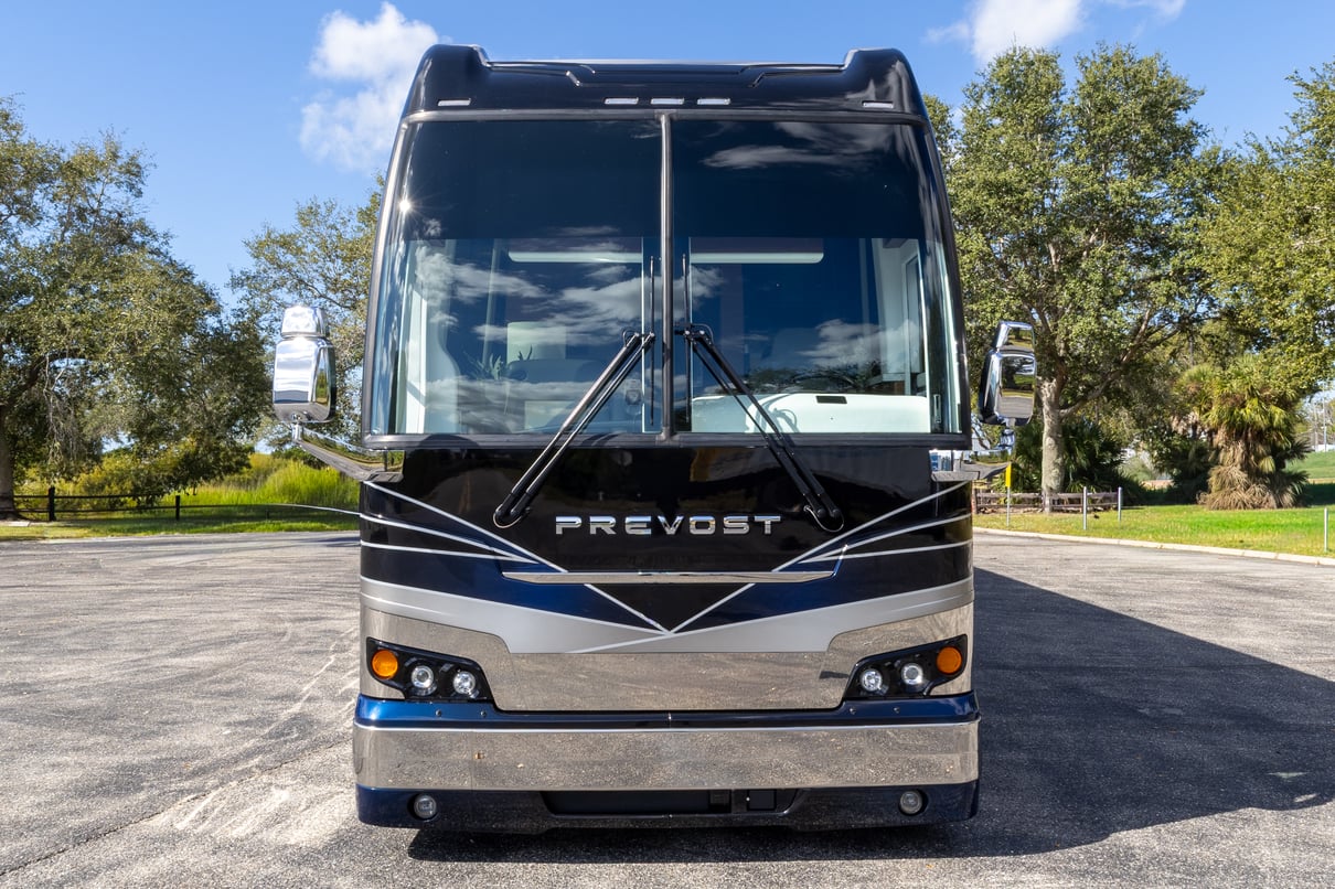 2025 Prevost Epic X3 45 gallery image-12