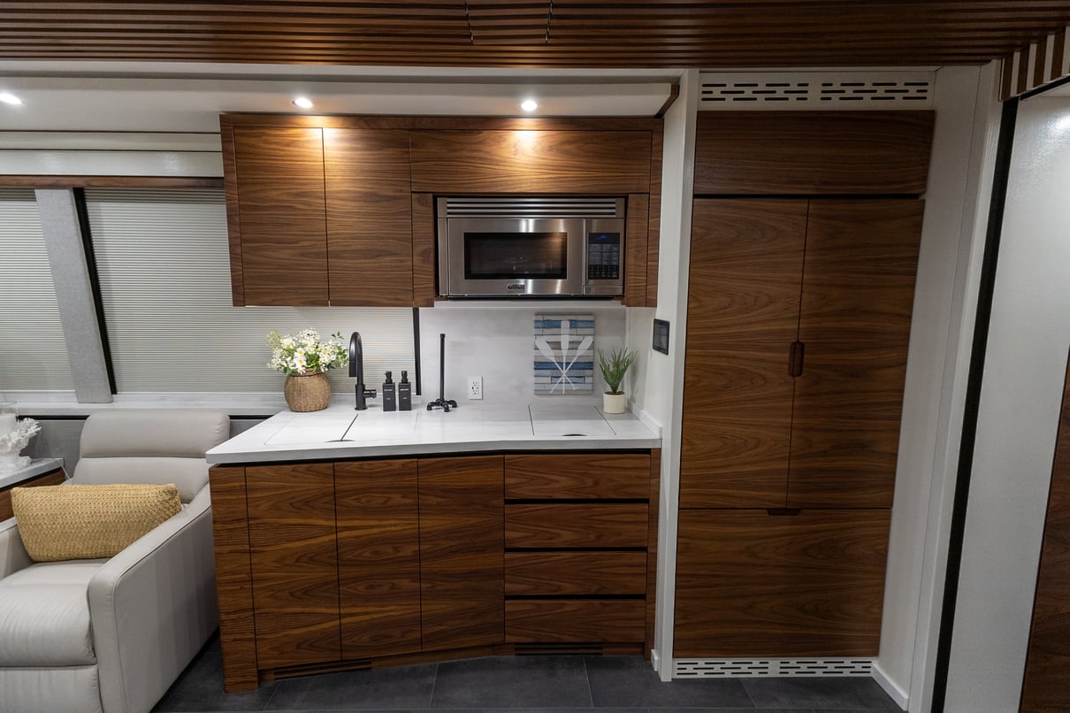 2025 Prevost Epic X3 45 gallery image-19