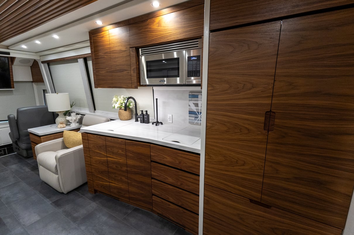 2025 Prevost Epic X3 45 gallery image-20