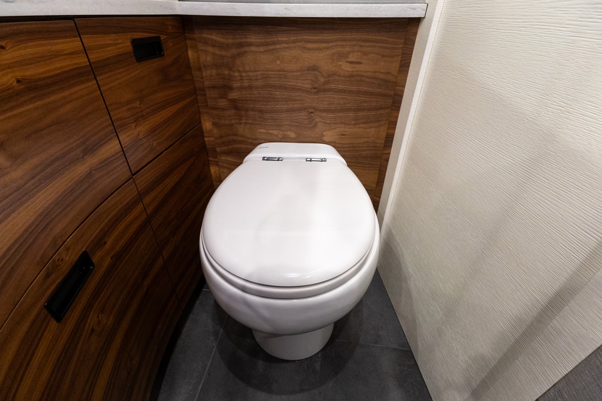 2025 Prevost Epic X3 45 gallery image-25