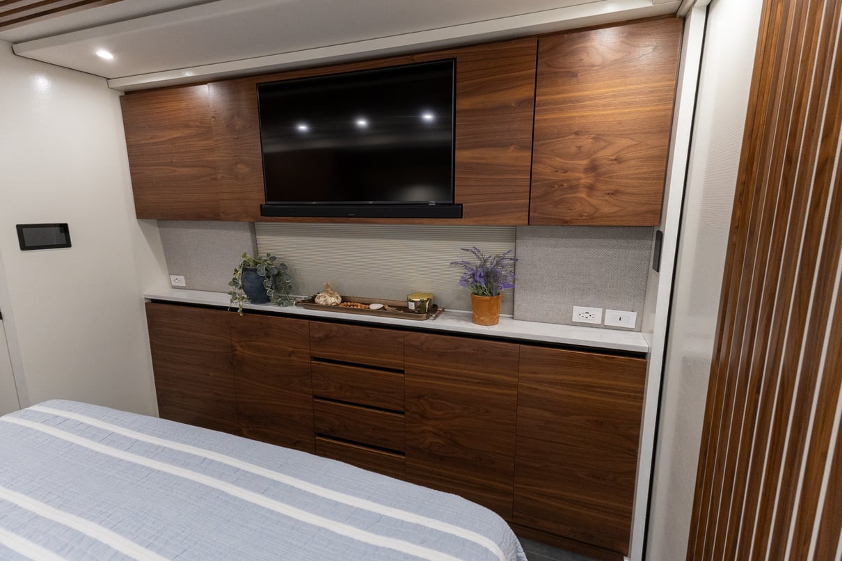 2025 Prevost Epic X3 45 gallery image-29