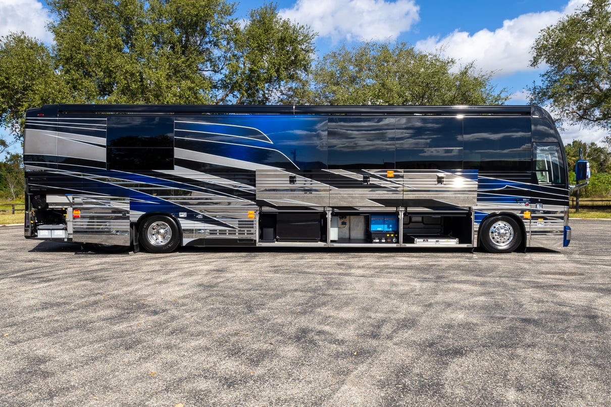 2025 Prevost Epic X3 45 gallery image-31