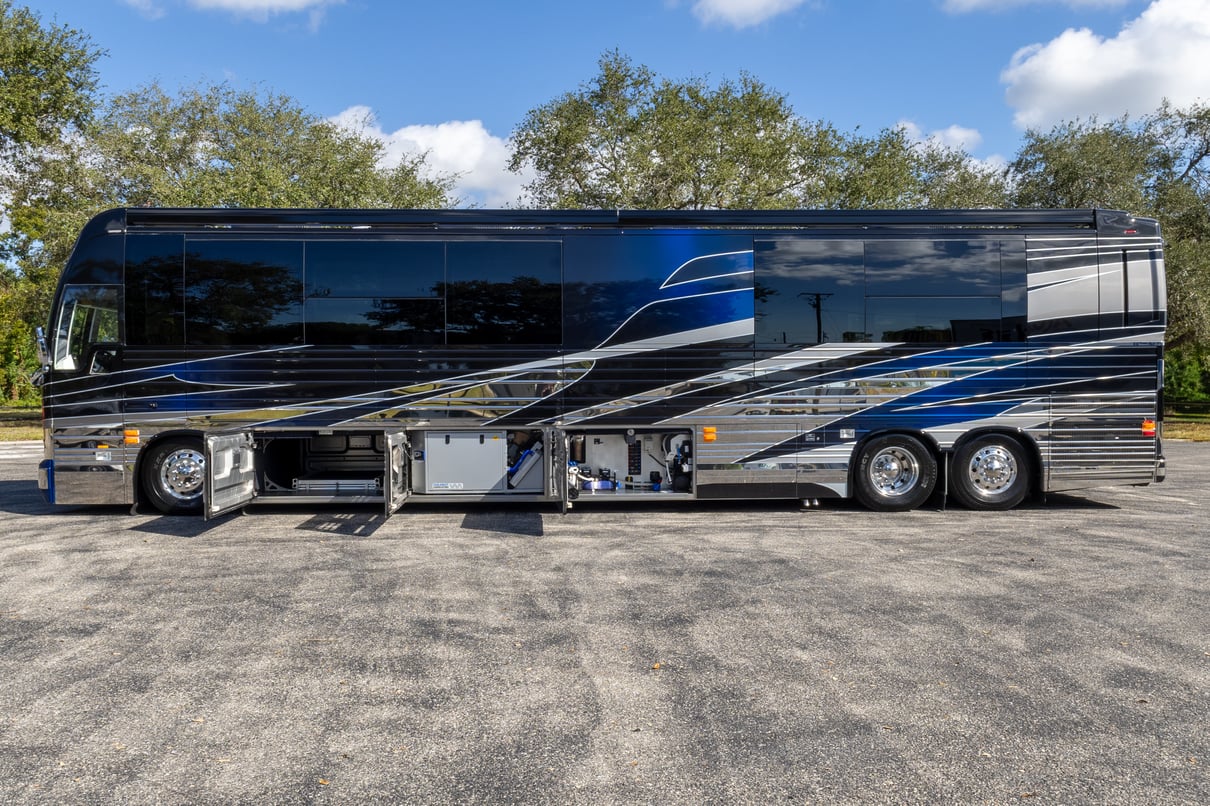 2025 Prevost Epic X3 45 gallery image-32